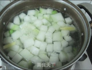 冬瓜猪肝汤的做法步骤：2