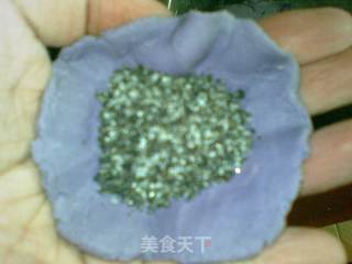 紫薯芝麻饼的做法步骤：2