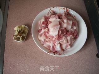炒腩肉的做法步骤：2