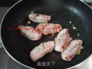香菇鸡翅的做法步骤：2