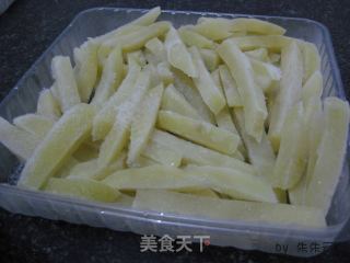 自制薯条的做法步骤：4