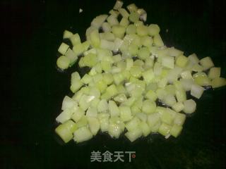小炒莴笋粒的做法步骤：2