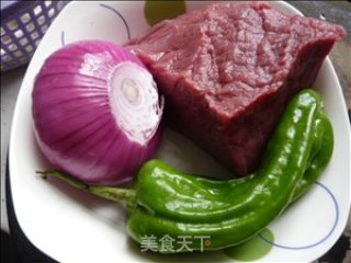 洋葱炒牛肉的做法步骤：2