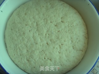 双色葱花卷的做法步骤：2