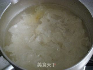 桂花银耳酒酿羹的做法步骤：2