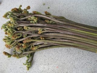 拌蕨菜的做法步骤：2