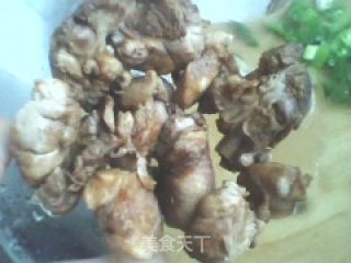 香菇鸡腿煲的做法步骤：2