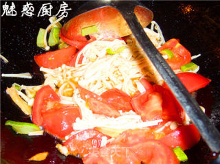 金针菇番茄汤的做法步骤：3