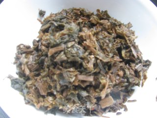 梅干菜烧鸡肉的做法步骤：2