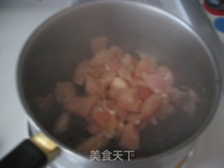 梅干菜烧鸡肉的做法步骤：2