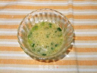 鸡蛋灌饼的做法步骤：2