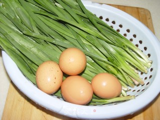 韭菜炒鸡蛋的做法步骤：2