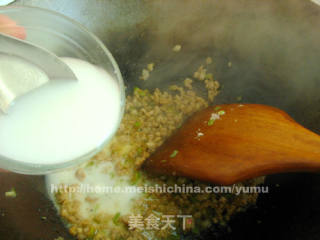 肉沫瓜条的做法步骤：3