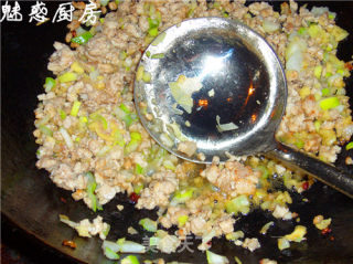 炸酱拌茄子的做法步骤：3