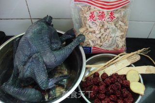 花旗参乌鸡汤的做法步骤：2