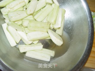 鱼香茄子的做法步骤：2