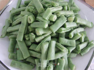干煸四季豆的做法步骤：4