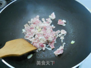茶树菇头烩肉片西芹的做法步骤：2