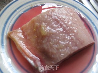 西餐中做——清蒸三文鱼的做法步骤：2