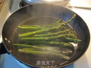 西餐中做——清蒸三文鱼的做法步骤：2
