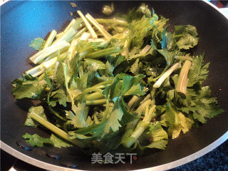 腊肉炒双蔬的做法步骤：2