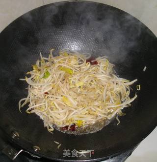 酸辣银芽的做法步骤：2