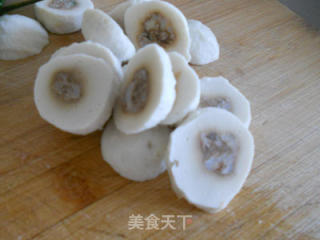 腊味菌菇烩鱼丸的做法步骤：3