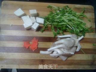 豆苗菌菇汤的做法步骤：2