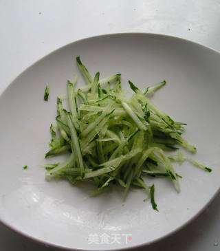 荆芥捞面的做法步骤：2