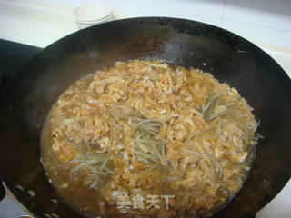 酸菜炒粉的做法步骤：2