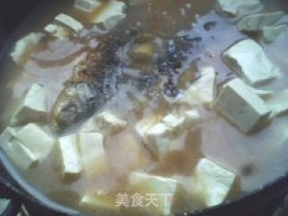 鲫鱼豆腐汤的做法步骤：2