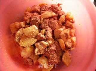 粉蒸排骨的做法步骤：2