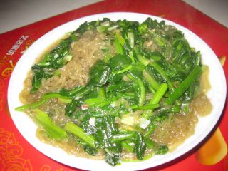 菠菜粉条的做法步骤：2
