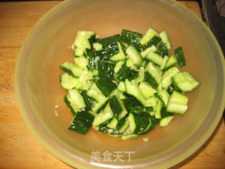 凉拌黄瓜的做法步骤：2