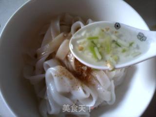 蒜香拌河粉的做法步骤：2