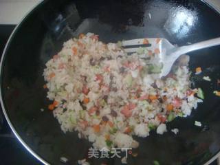 鸡蛋火腿炒饭的做法步骤：2