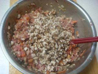 牛肉香菇饺子的做法步骤：2