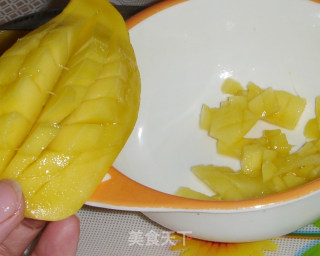 给宝宝做的水果沙拉的做法步骤：2