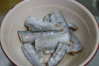 酸甜带鱼的做法步骤：2