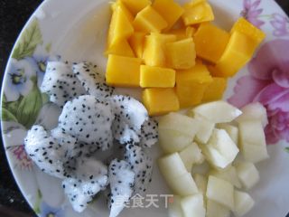 牛奶水果西米露的做法步骤：2