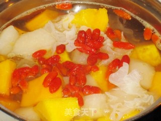 双雪炖木瓜的做法步骤：2