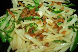 青椒土豆炒榨菜丝的做法步骤：3