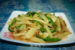 青椒土豆炒榨菜丝的做法步骤：3