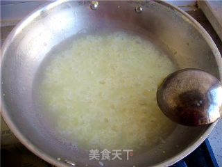 宝宝快乐成长餐---鸡蛋菠菜粥的做法步骤：4