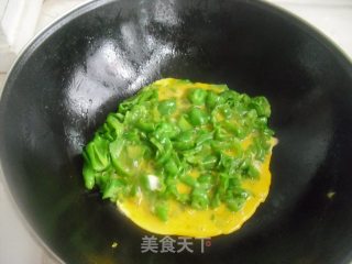 辣椒炒鸡蛋的做法步骤：2