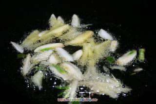 芥菜炒酿猪皮的做法步骤：2