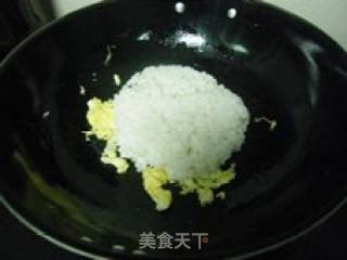 黑芝麻蛋炒饭的做法步骤：4