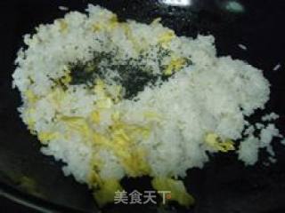黑芝麻蛋炒饭的做法步骤：4