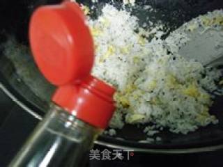 黑芝麻蛋炒饭的做法步骤：4