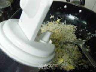 黑芝麻蛋炒饭的做法步骤：4